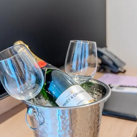 C'est La Vie Marsascala Отель